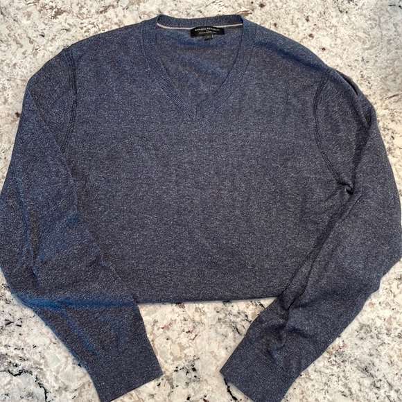 Banana republic men’s sweater - Picture 2 of 4